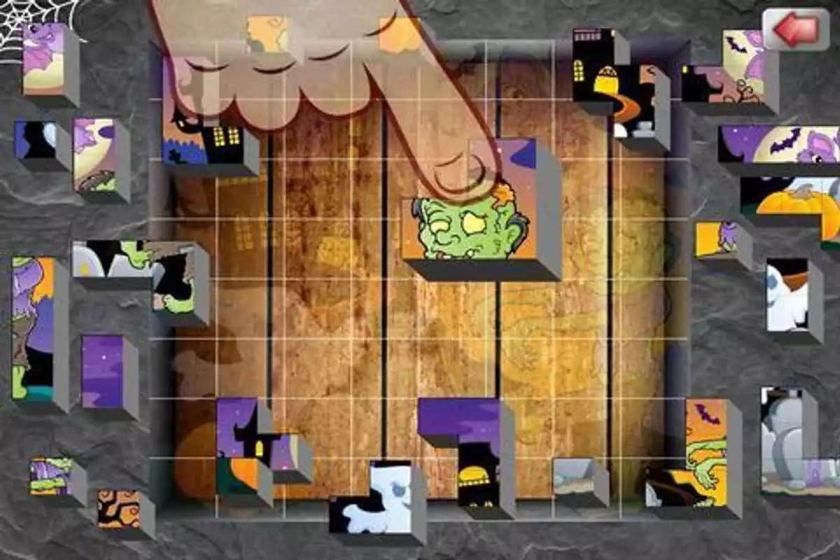 Play Creepy Halloween Kids Puzzle