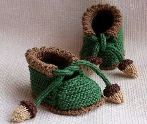 Play Crochet Baby Boots