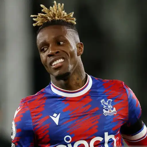 Play Crystal Palace 4K Wallpapers APK