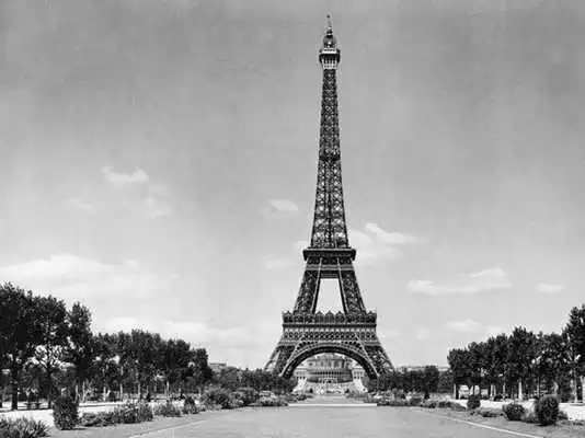 Play Cute Eiffel Tower Wallpapers