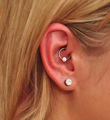 Play Daith Piercing