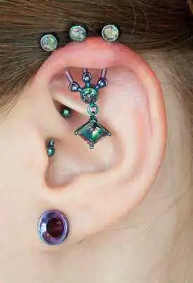 Play Daith Piercing