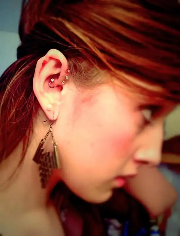 Play Daith Piercing