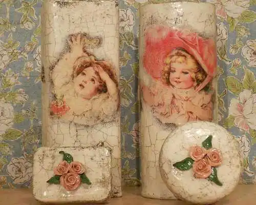 Play Decoupage Wallpapers