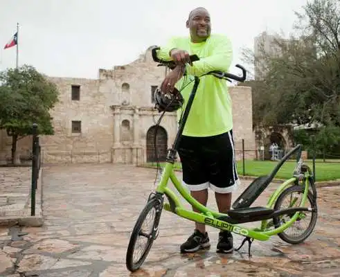 Play DerrickBoles.com Play DerrickBoles.com