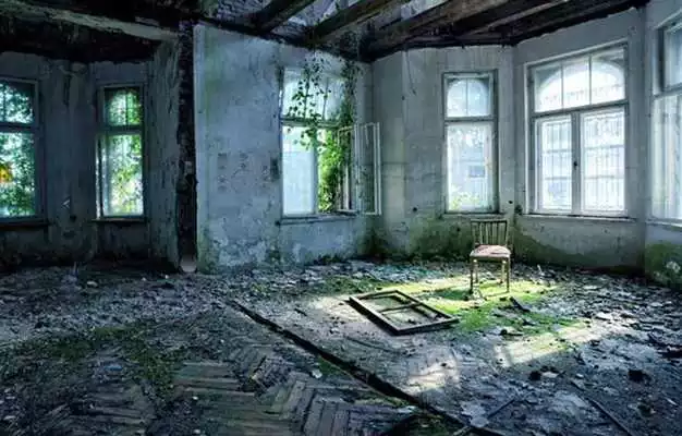 Play Deserted Villa Escape