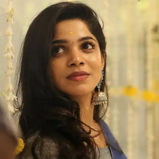Play Divya Bharathi Photos APK