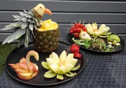 Play APK DIY Carving Fruits  and enjoy DIY Carving Fruits with UptoPlay com.CarvingFruits.qaizal