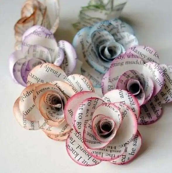 Play DIY Newspaper Craft