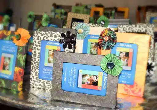 Play DIY Photo frame craft  and enjoy DIY Photo frame craft with UptoPlay