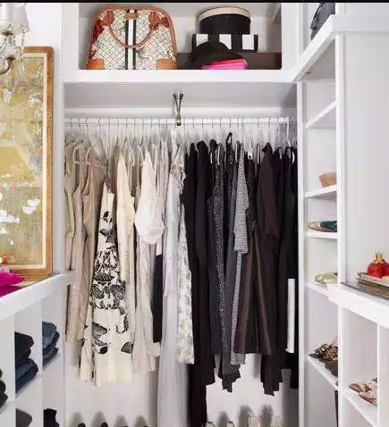 Play APK diy wardrobe ideas  and enjoy diy wardrobe ideas with UptoPlay com.diywardrobeideas.Anggrainiapps