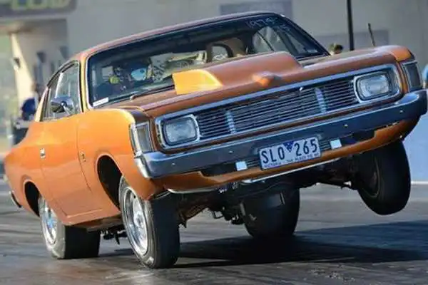 Play Drag racing wallpaper