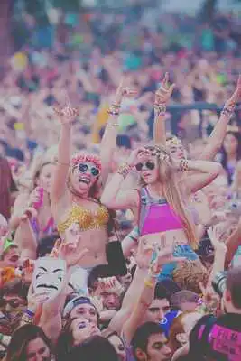 Play EDM