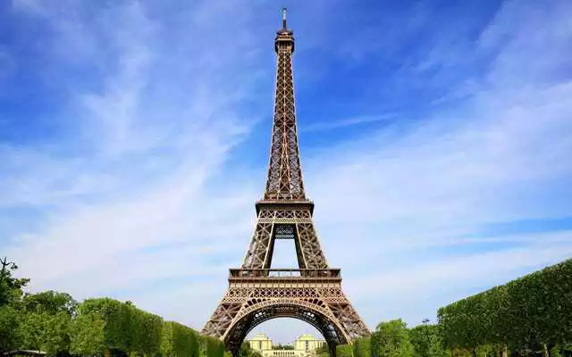 Play Eiffel Tower Pack 2 LWP
