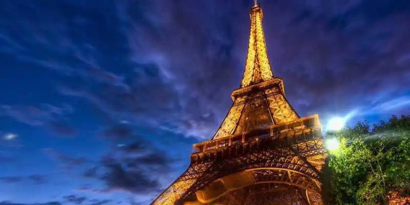 Play Eiffel Tower Paris LWP