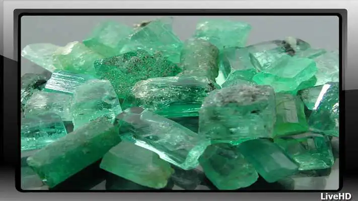 Play Emerald Wallpaper