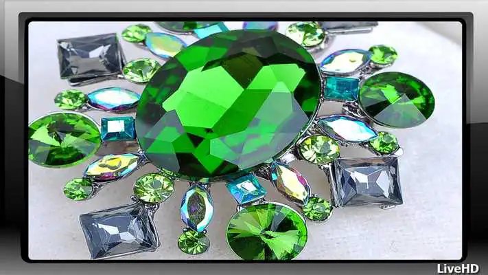 Play Emerald Wallpaper