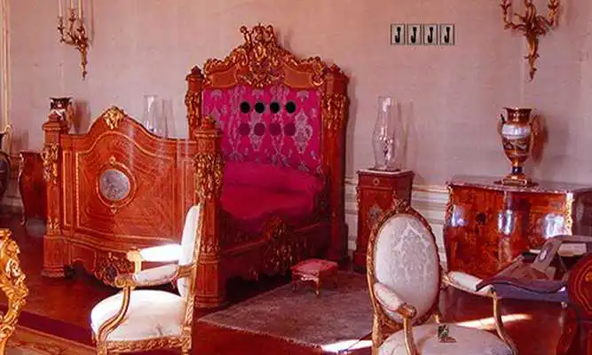 Play Escape From National Palace