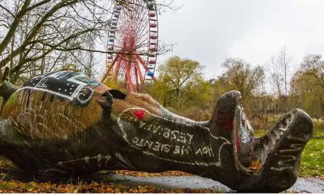 Play Escape From Spree Park Play Escape From Spree Park