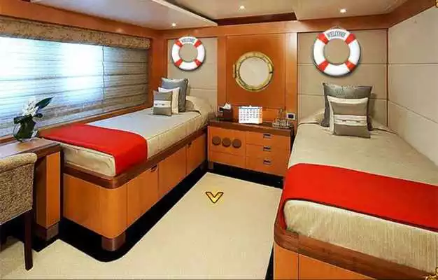Play Escape Game: Luxury Boat