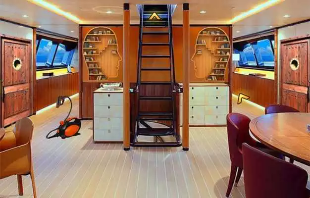 Play Escape Game: Luxury Boat