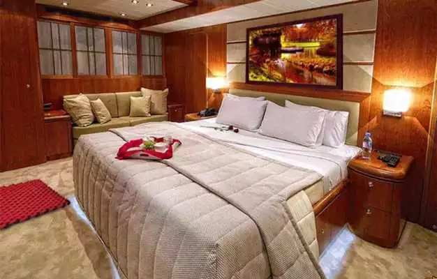Play Escape Game: Luxury Boat