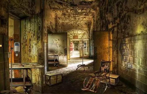 Play Escape Game - Old Laboratory