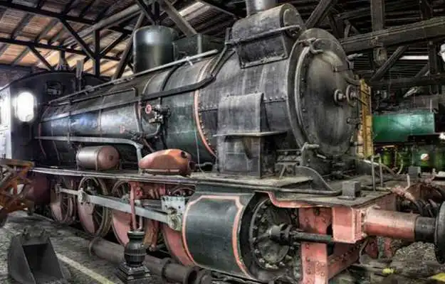 Play Escape Games - Abandoned Railway Factory