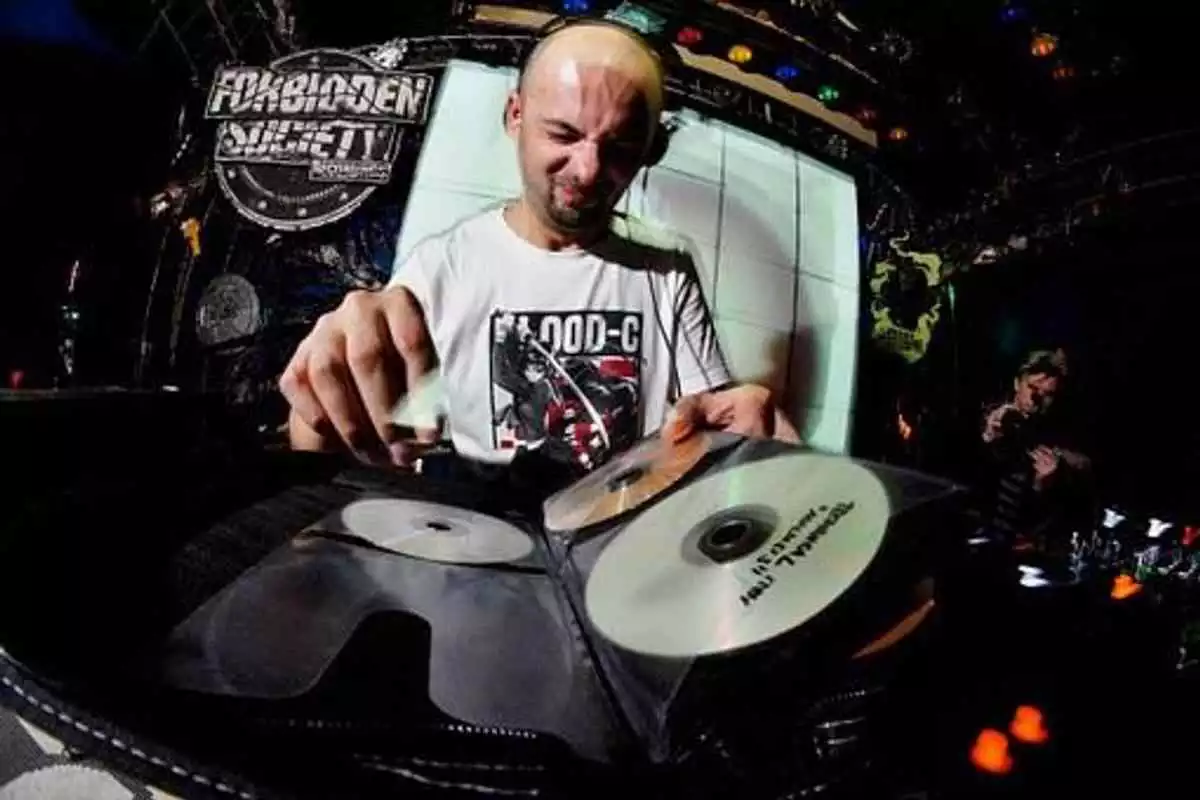 Play Estaciones De Radio De El Salvador