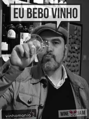 Play Eu bebo vinho