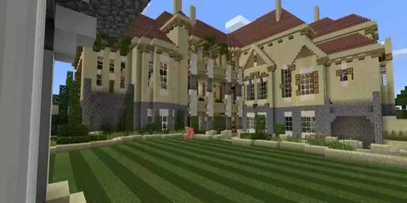 Play Euro mansion map for Minecraft PE