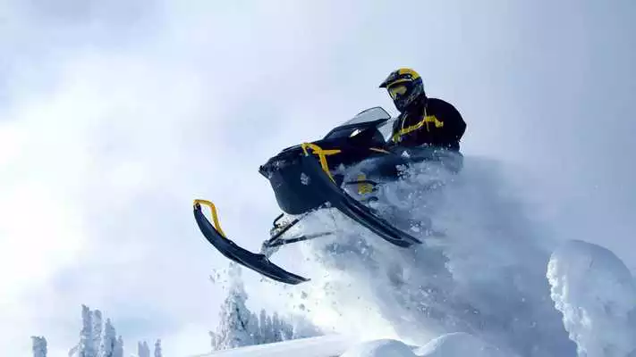 Play Extreme. Snow race. Wallpapers