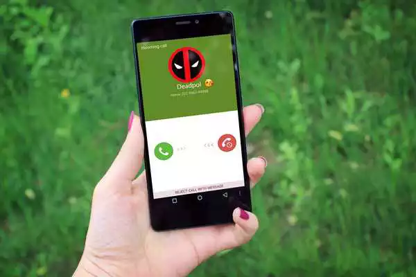 Play Fake Call from deadpol