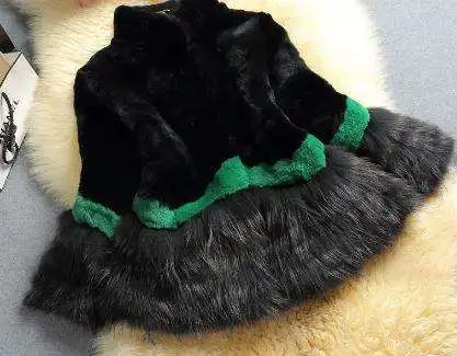 Play fashionable warm coat  and enjoy fashionable warm coat with UptoPlay