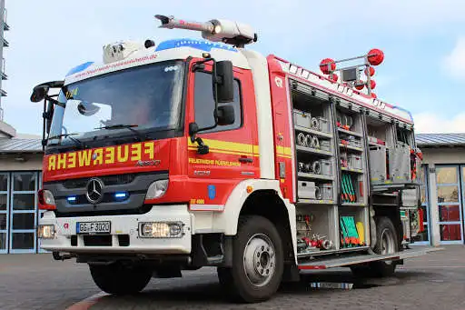 Play Fire engine siren sound  and enjoy Fire engine siren sound with UptoPlay