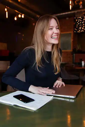 Play Frases de Mujeres Independientes as an online game Frases de Mujeres Independientes with UptoPlay