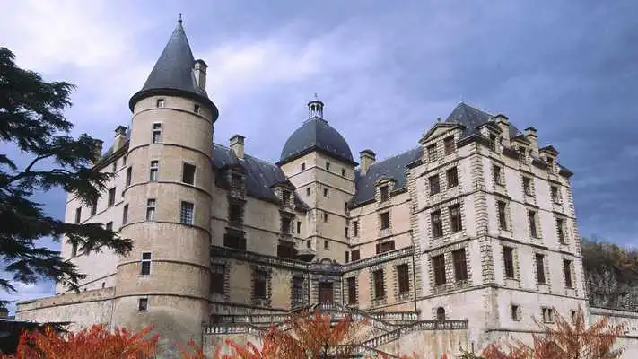 Play French chateaus. LiveWallpaper