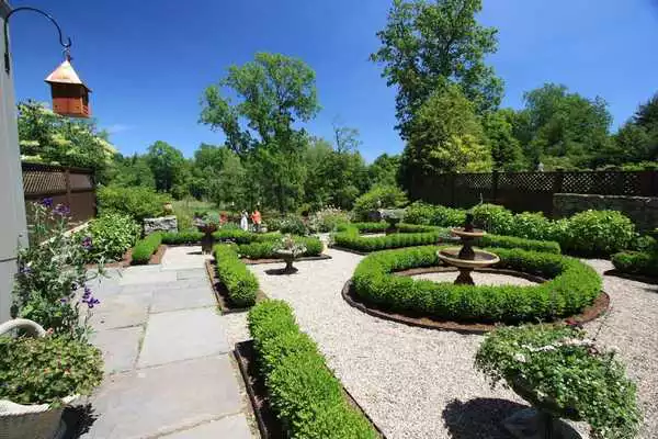 Play Garden Center