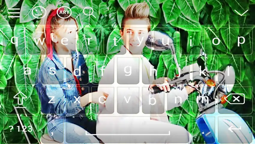 Play Gavin And Coco Quinn keyboard  and enjoy Gavin And Coco Quinn keyboard with UptoPlay
