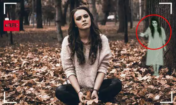 Play Ghost Camera Detector Prank