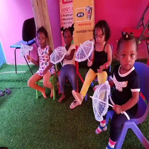 Play Giggle School Of Music Dance APK