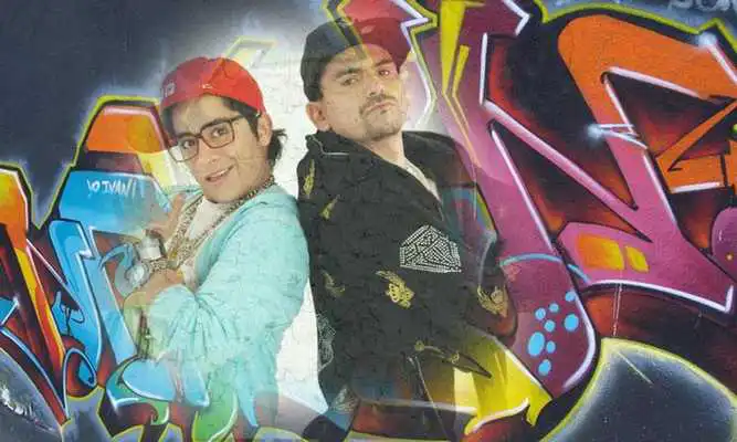 Play Graffiti Photo Frames
