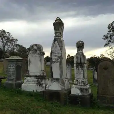 Play Graveyards Wallpapers