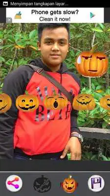 Play Halloween Photo