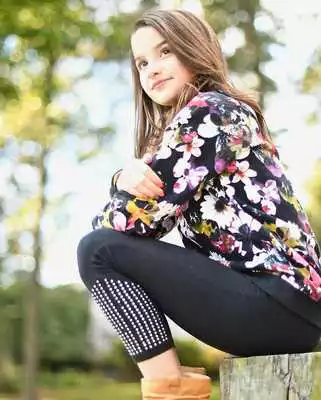 Play HD Annie Leblanc Wallpapers