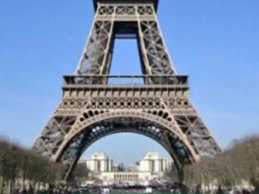 Play HD Eiffel Tower Wallpapers