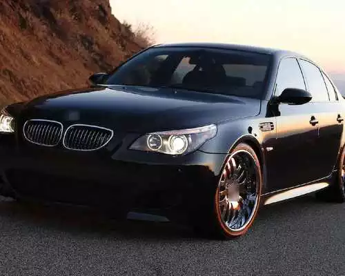 Play HD Themes BMW M5 Play HD Themes BMW M5