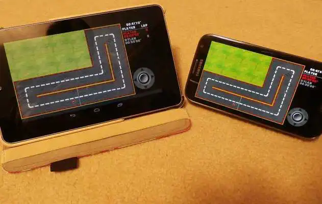 Play Head 2 Head Racer