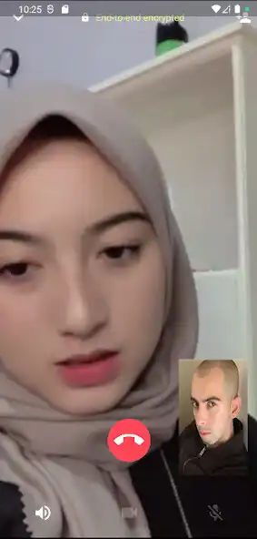 Play Hijaber Cewek Fake Video Call as an online game Hijaber Cewek Fake Video Call with UptoPlay