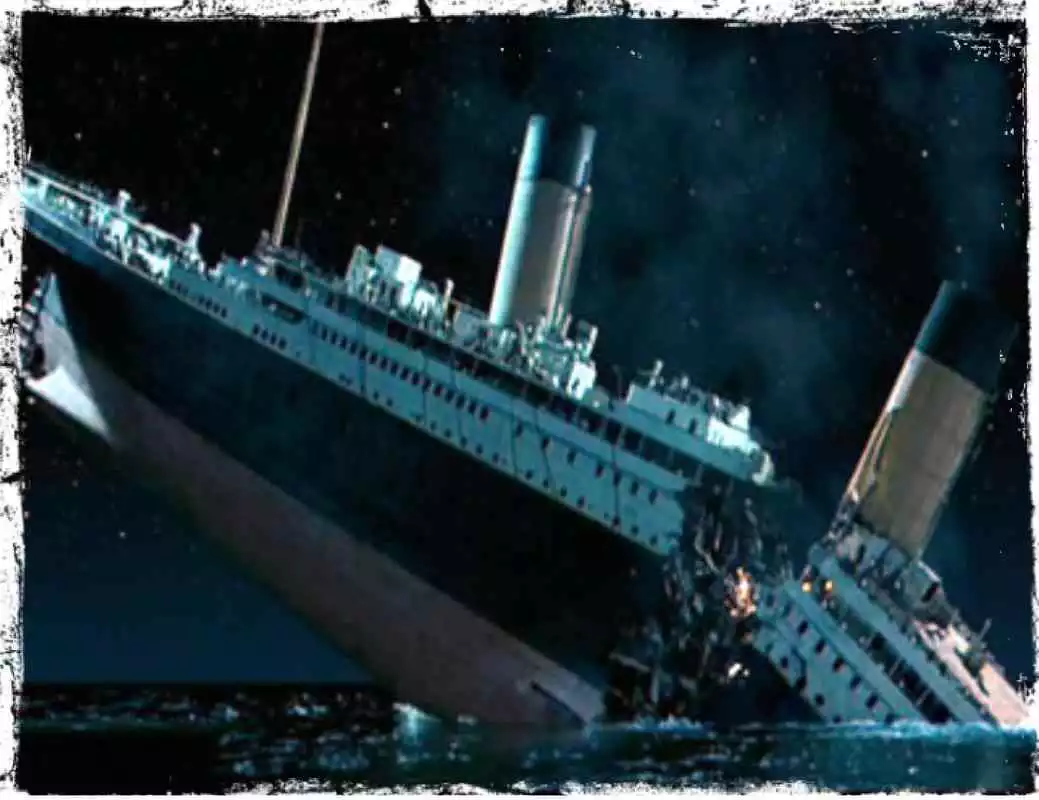 Play History of the Titanic and its brothers